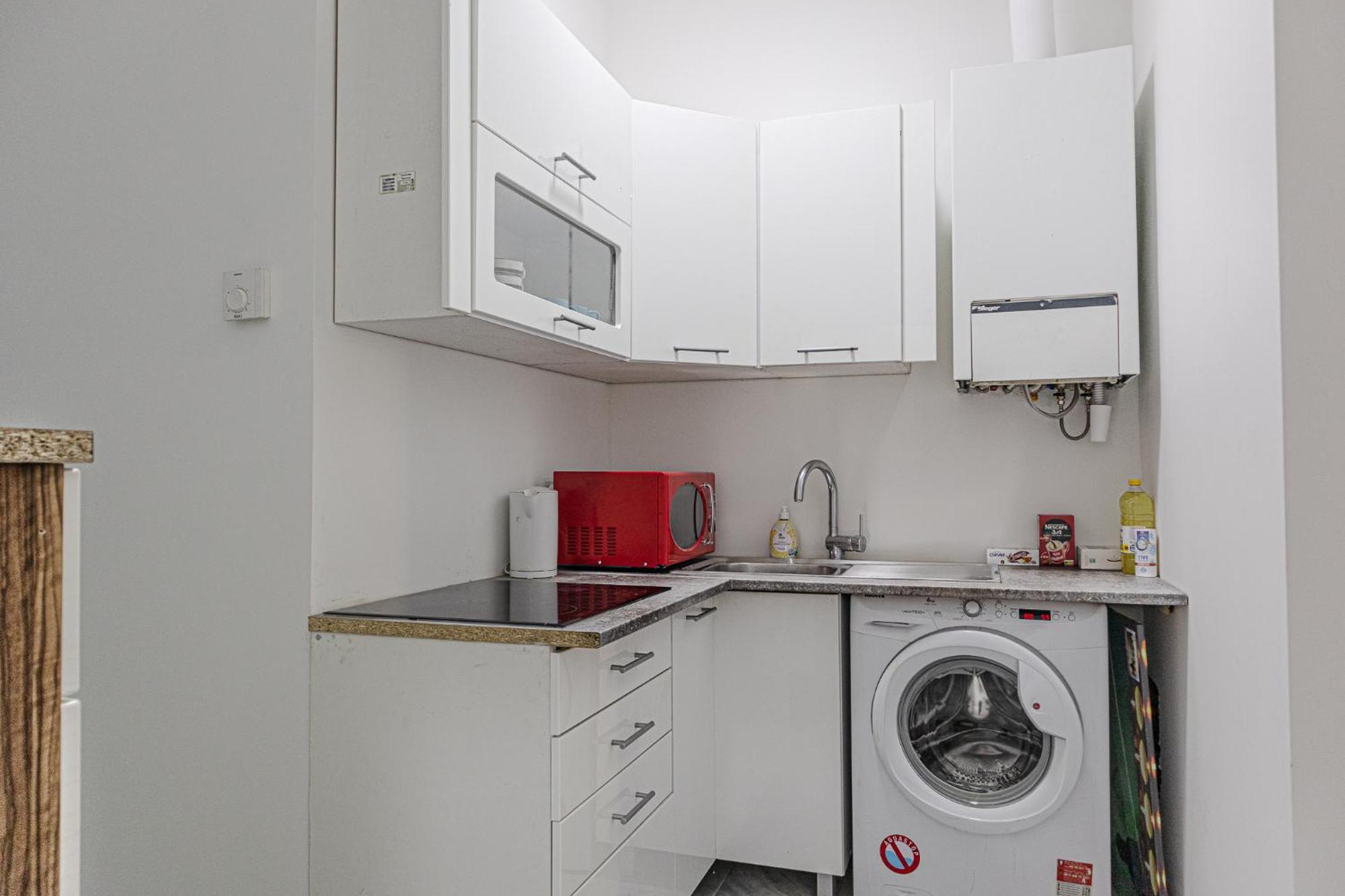 Affordable 5-Br Shared Apartment / Enkplatz U3 Getaway Vienna Exterior photo